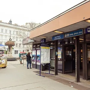 https://newly-refurbished-home-at-superb-location.inbudapesthotels.com